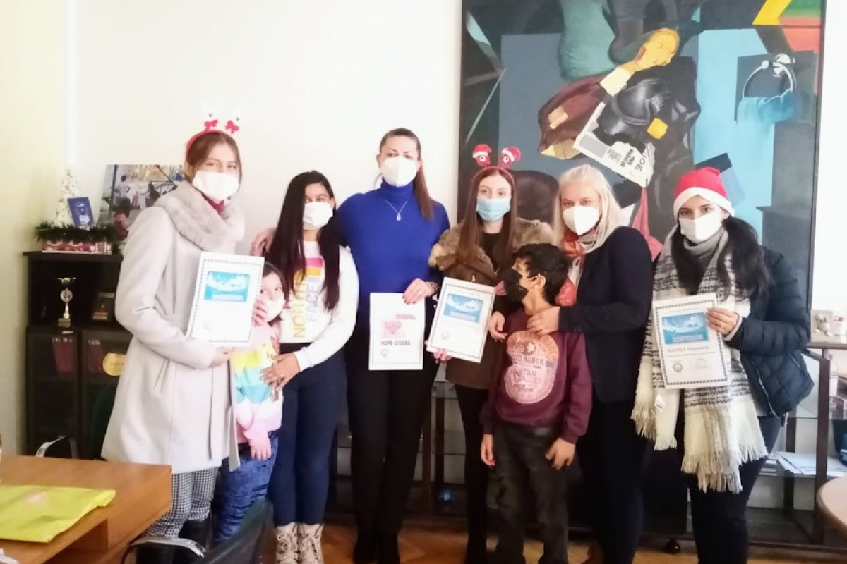 Децата од ООУ Вера Јоциќ во посета на домот 2022 год.