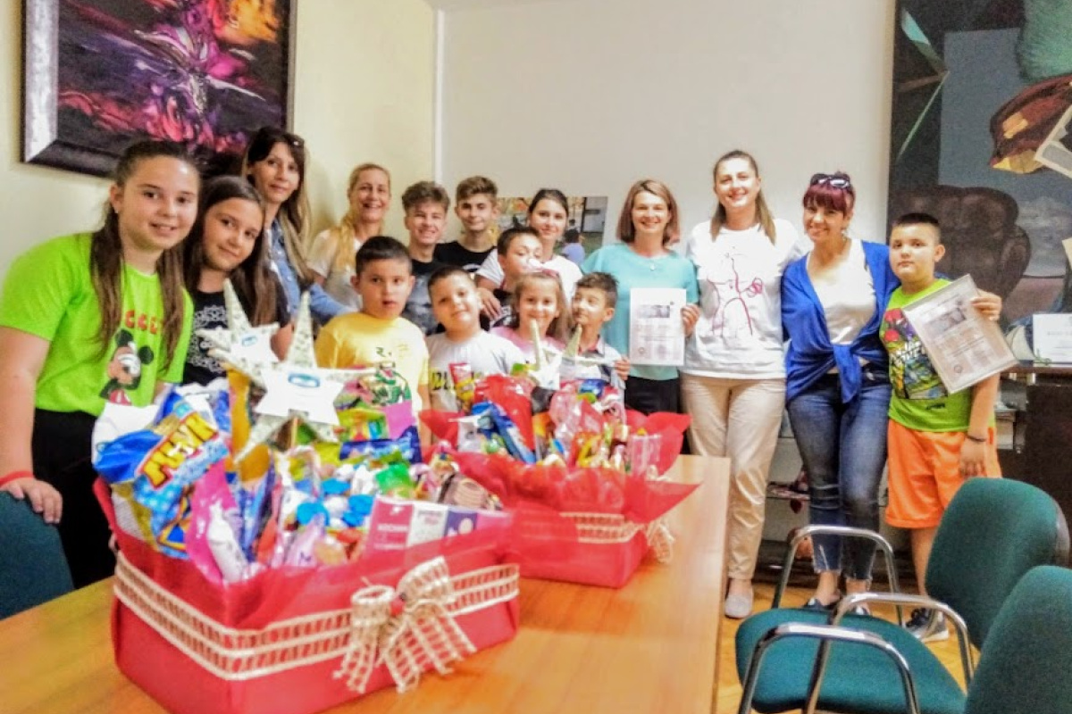 Учениците и донацијата која ја предадоа за децата 2022 год.