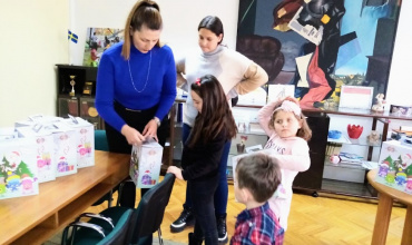 Донација на пакетчиња од владата